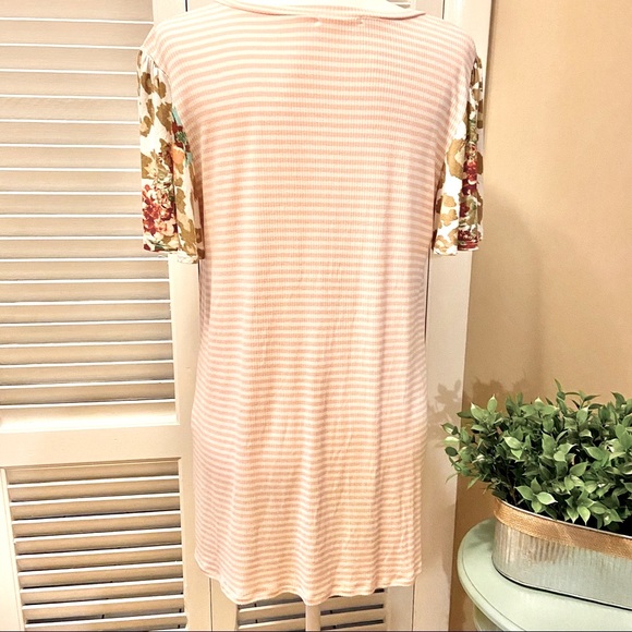 Reborn J Striped and floral contrasting top L - Picture 2 of 4